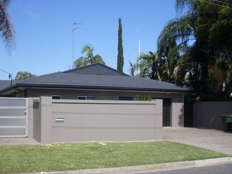 10 Binda Place, Sorrento QLD 4217