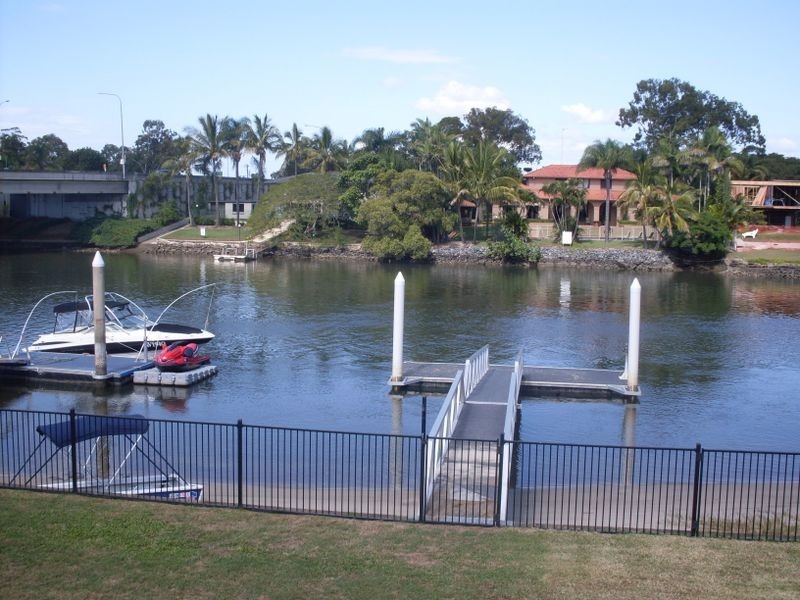 10 Binda Place, Sorrento QLD 4217