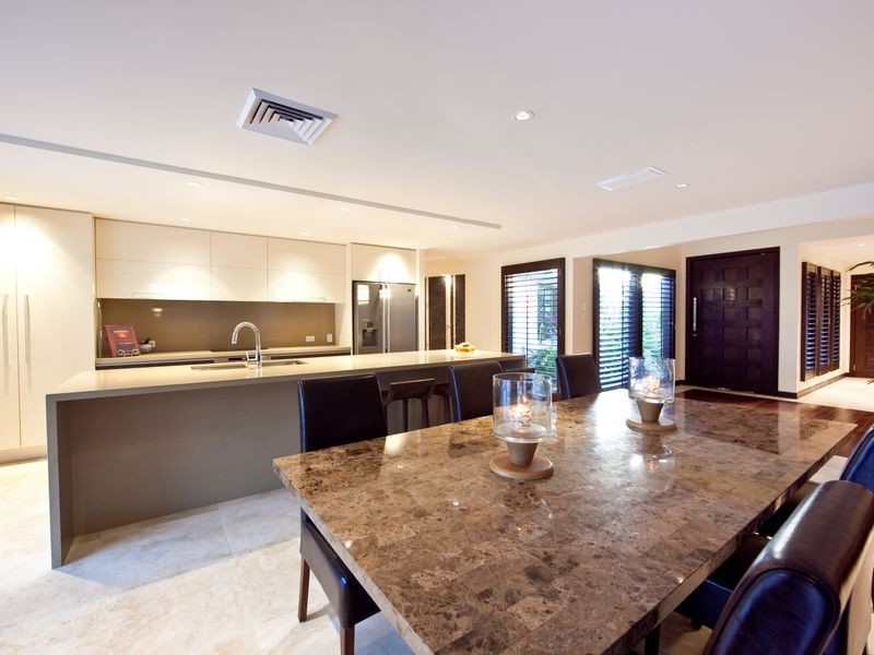 30 Remo Street, Isle Of Capri QLD 4217