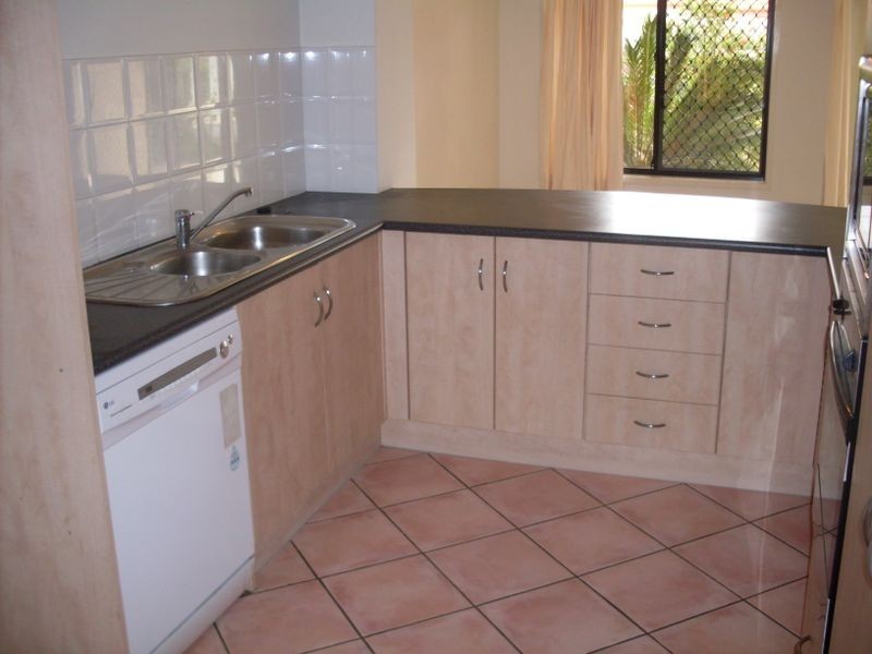 43/2 Bronberg Court, Benowa QLD 4217