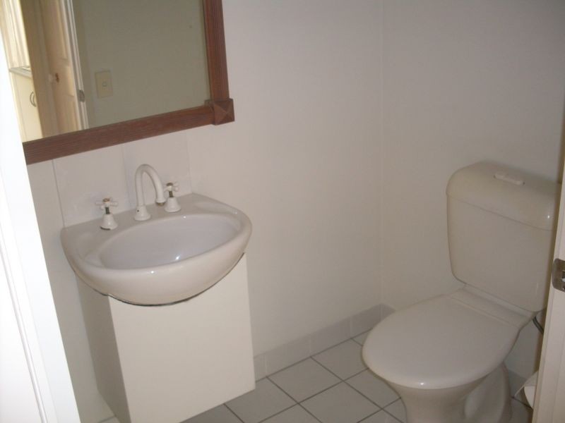 43/2 Bronberg Court, Benowa QLD 4217