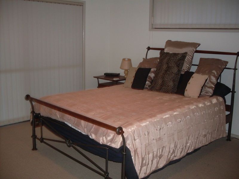 61 Dunkeith Avenue, Benowa QLD 4217