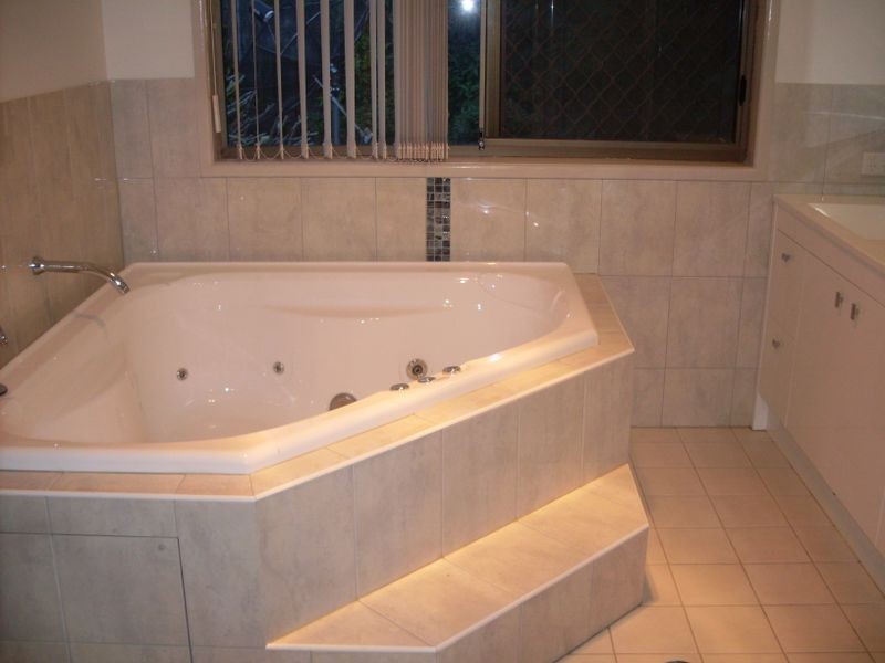 61 Dunkeith Avenue, Benowa QLD 4217