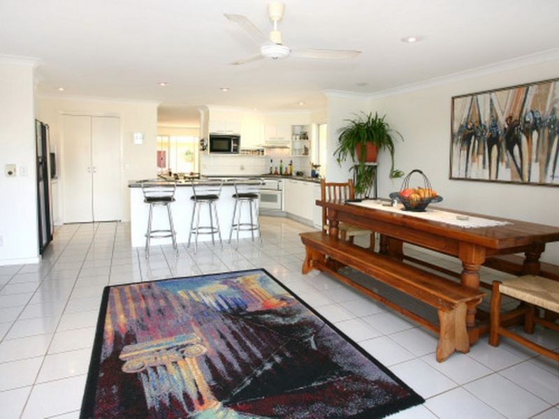 106 Upton Street, Sorrento QLD 4217