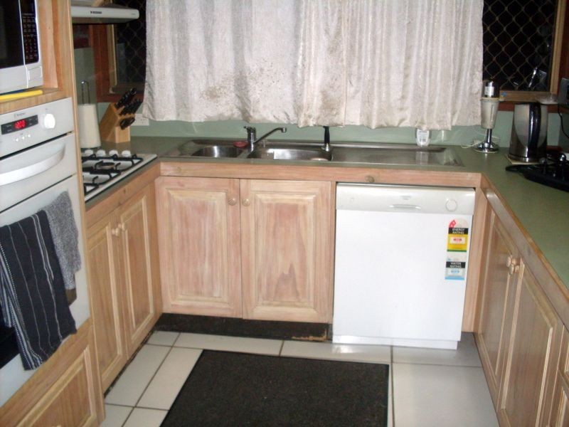 13a Cronin Avenue, Main Beach QLD 4217