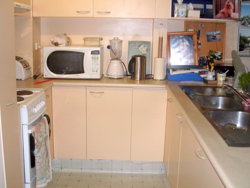 13b Cronin Avenue, Main Beach QLD 4217