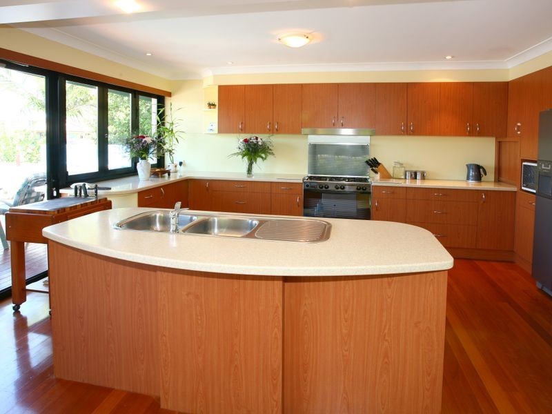 66 Boomerang Crescent, Sorrento QLD 4217