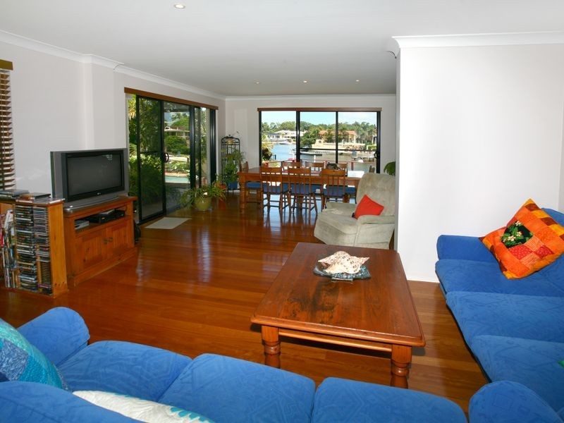 66 Boomerang Crescent, Sorrento QLD 4217