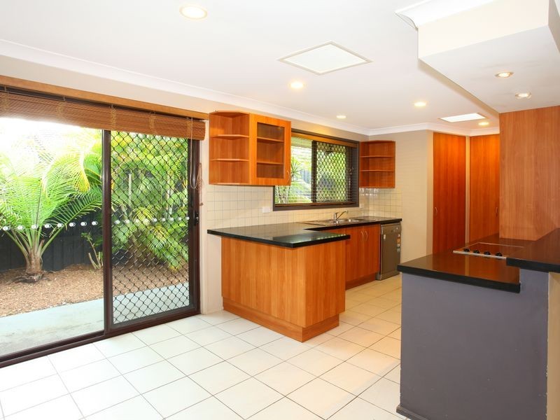 25 McIlwraith Avenue, Sorrento QLD 4217