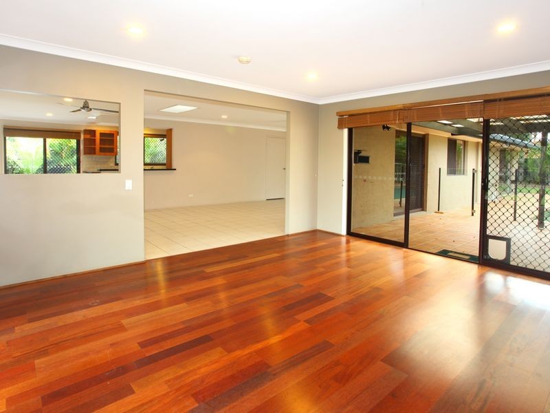 25 McIlwraith Avenue, Sorrento QLD 4217
