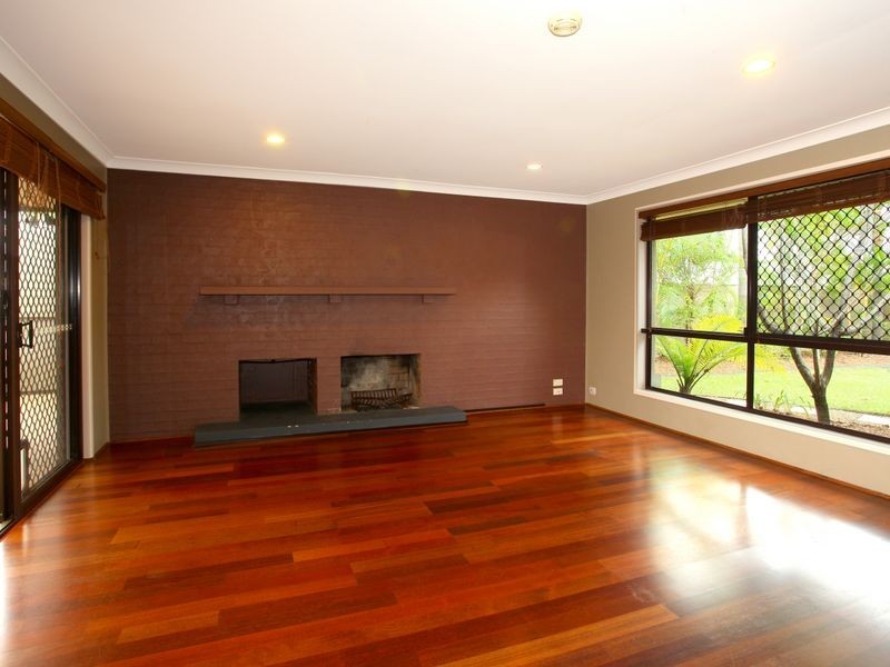 25 McIlwraith Avenue, Sorrento QLD 4217