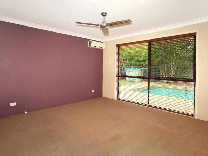 25 McIlwraith Avenue, Sorrento QLD 4217