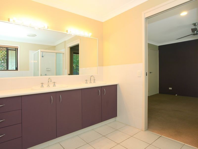 25 McIlwraith Avenue, Sorrento QLD 4217