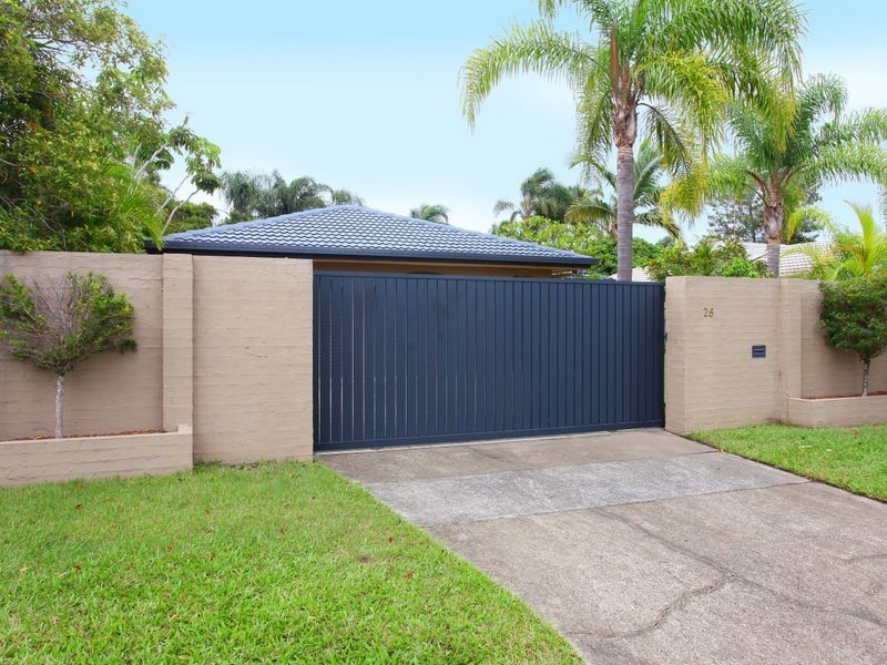 25 McIlwraith Avenue, Sorrento QLD 4217
