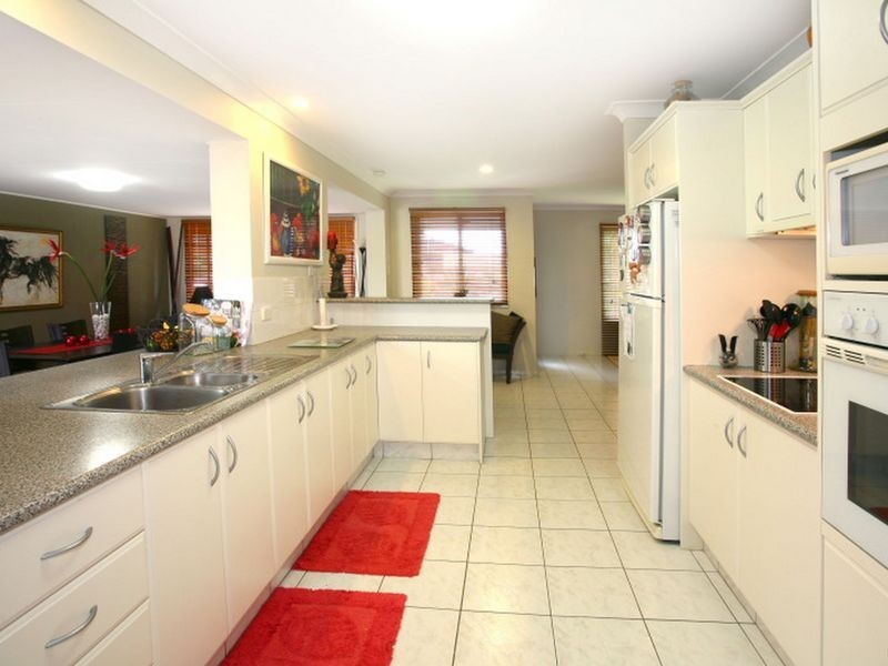 64 Campbell Street, Sorrento QLD 4217