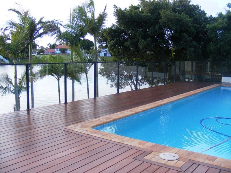 Clear Island Waters QLD 4226