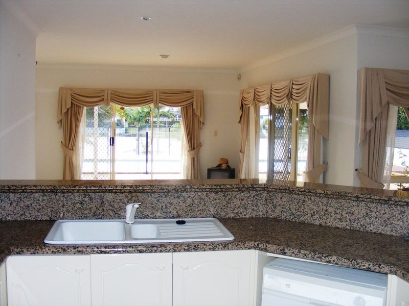 Clear Island Waters QLD 4226