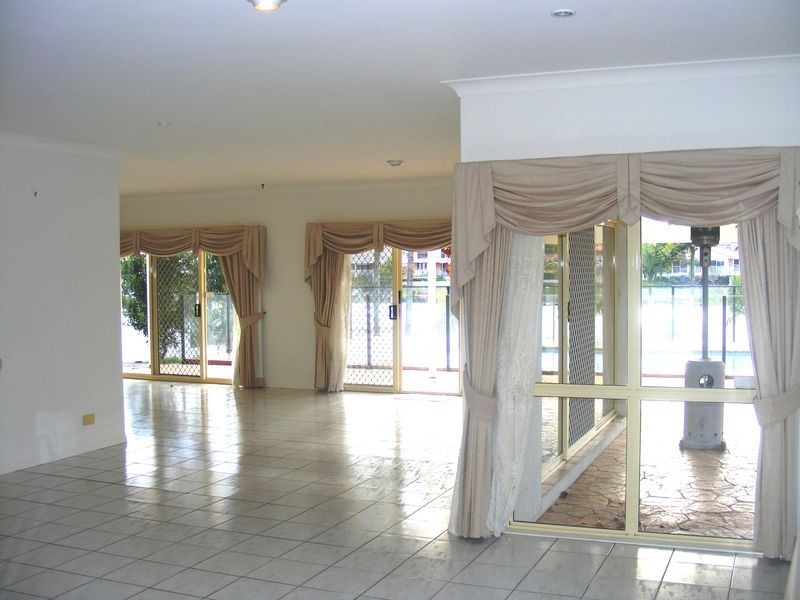 Clear Island Waters QLD 4226