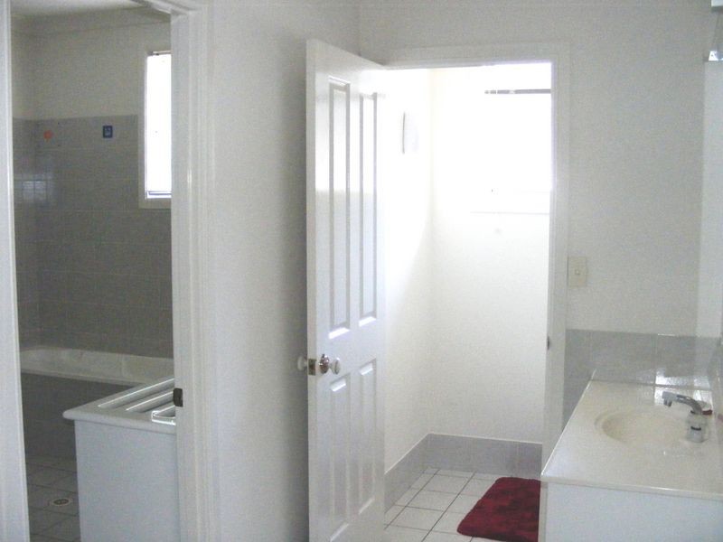 Clear Island Waters QLD 4226