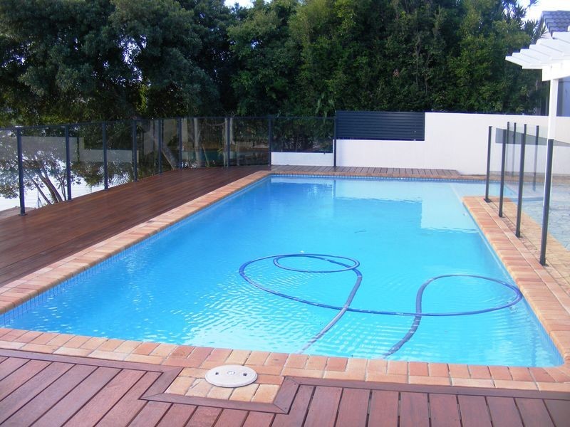 Clear Island Waters QLD 4226