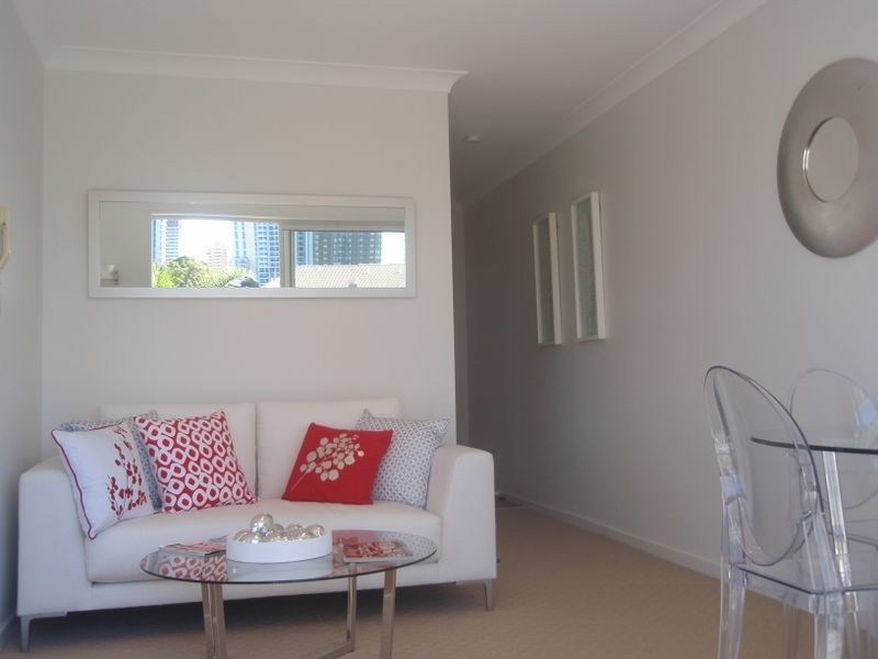 20/14 Darrambal Street, Chevron Island QLD 4217