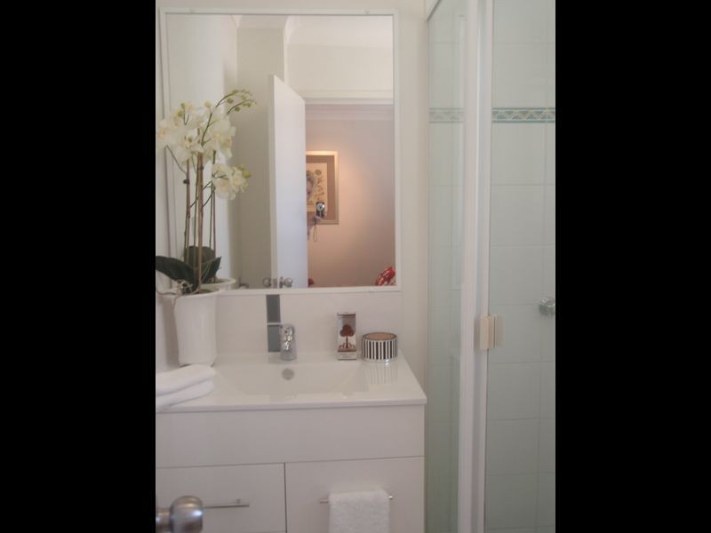 20/14 Darrambal Street, Chevron Island QLD 4217