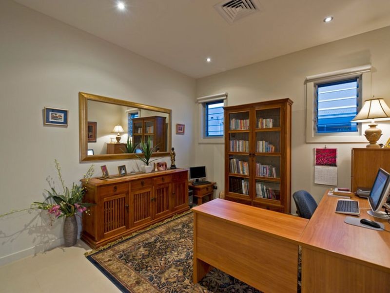 4002 The Boulevarde, Benowa QLD 4217