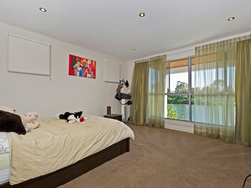4002 The Boulevarde, Benowa QLD 4217