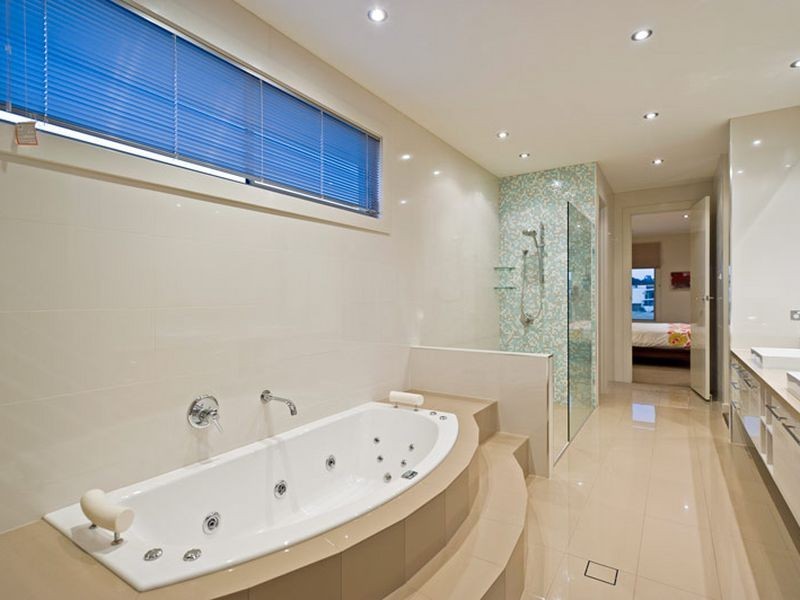 4002 The Boulevarde, Benowa QLD 4217