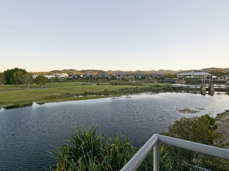 813 Legend Trail, Robina QLD 4226