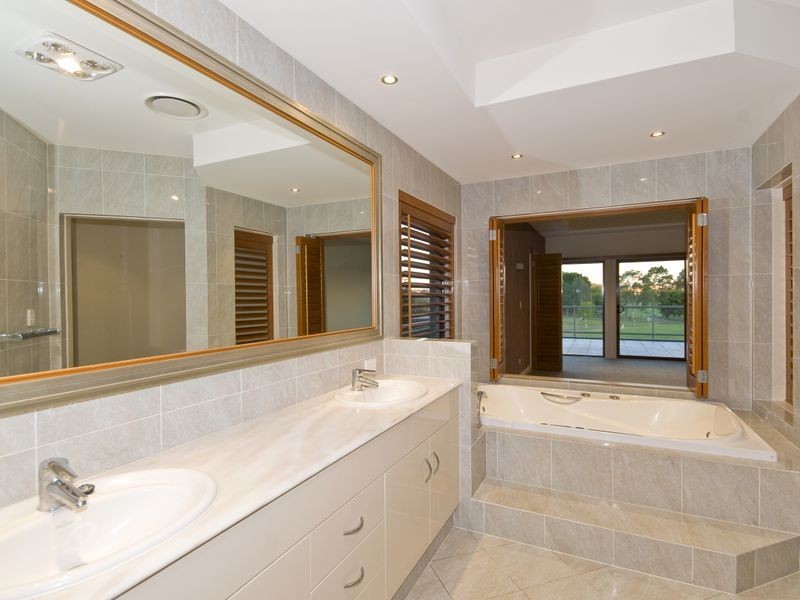 813 Legend Trail, Robina QLD 4226