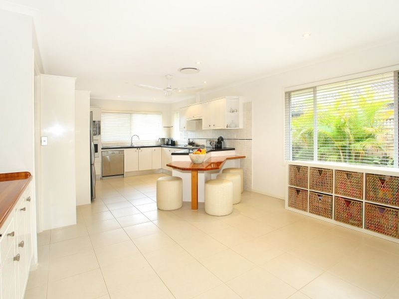 49 Boomerang Crescent, Sorrento QLD 4217