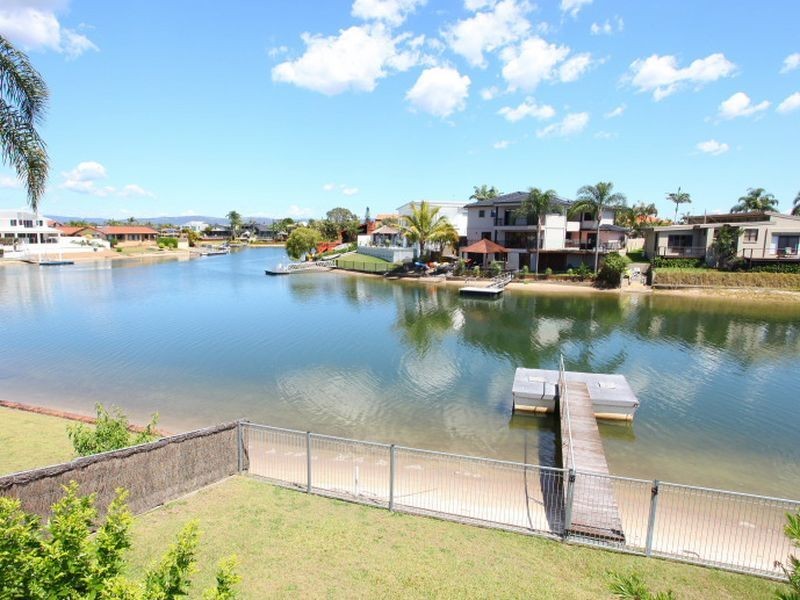 49 Boomerang Crescent, Sorrento QLD 4217