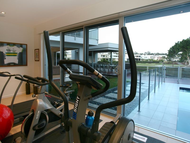 3001 The Boulevarde, Benowa QLD 4217