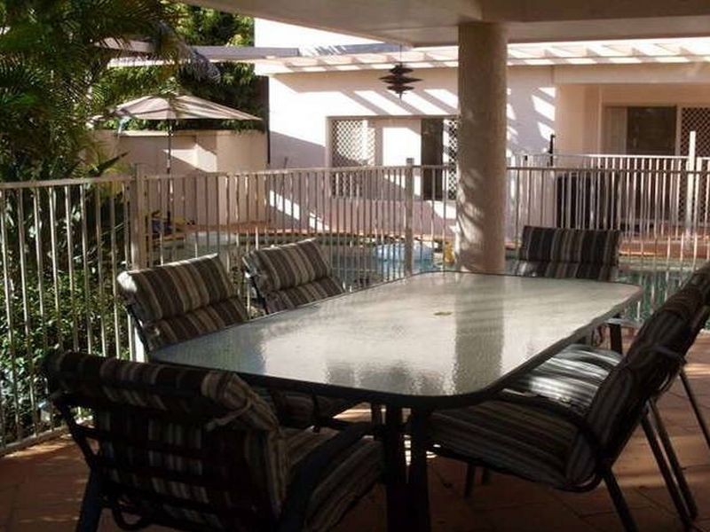 1 Balmoral Avenue, Sorrento QLD 4217