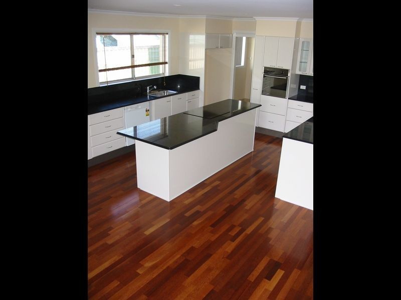 30 Saywell Street, Sorrento QLD 4217