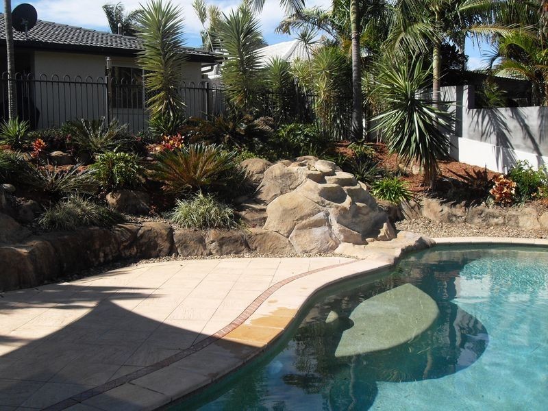 30 Saywell Street, Sorrento QLD 4217