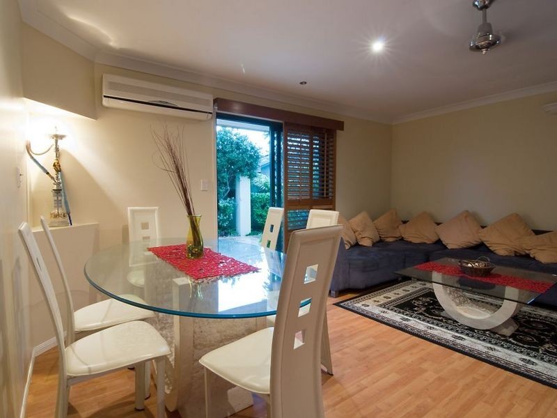 1/403 Bayview Street, Hollywell QLD 4216