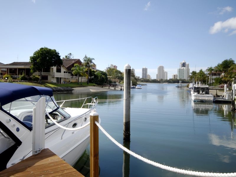 19 Wildash Street, Southport QLD 4215