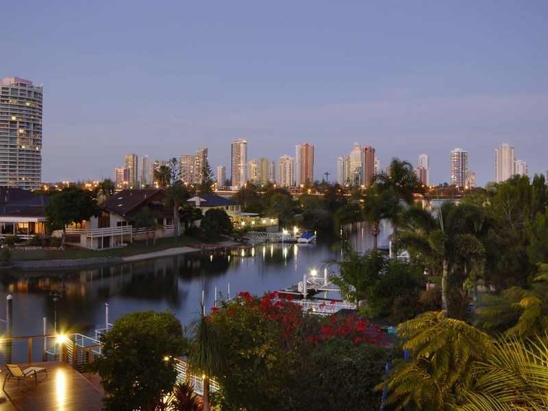 19 Wildash Street, Southport QLD 4215