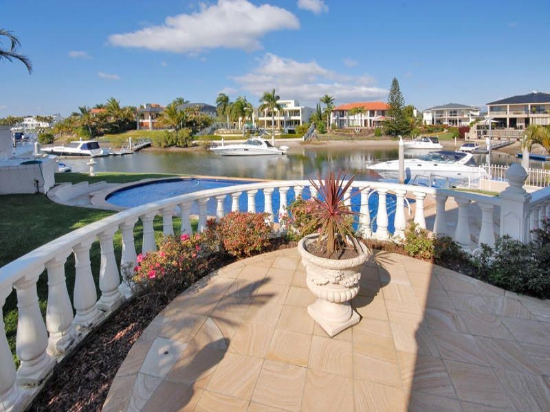6 Rowes Street, Sorrento QLD 4217