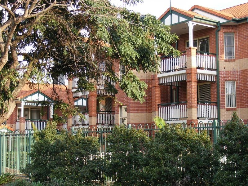 17/53 Bauer Street, Southport QLD 4215