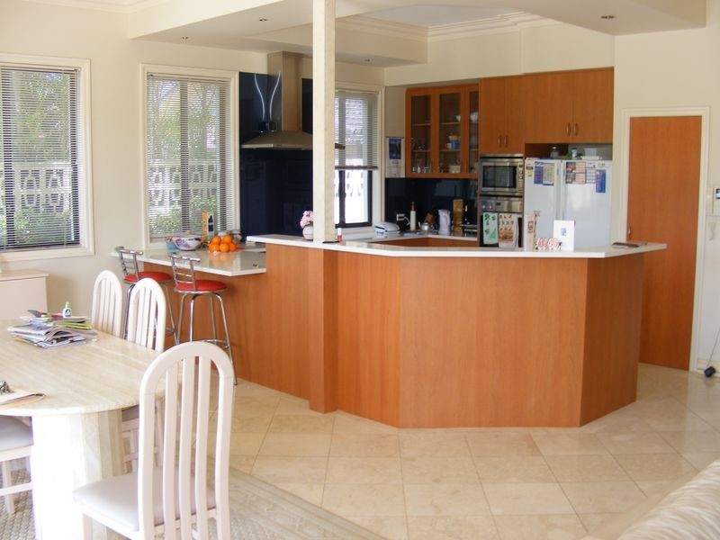 103 Amalfi Drive, Isle Of Capri QLD 4217