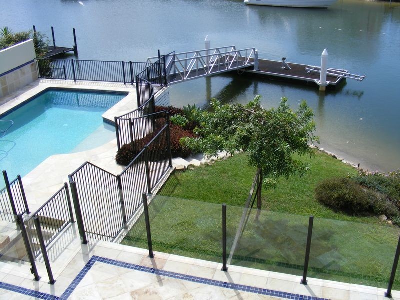 103 Amalfi Drive, Isle Of Capri QLD 4217