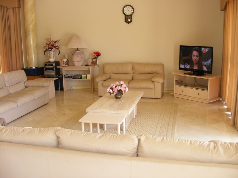 103 Amalfi Drive, Isle Of Capri QLD 4217