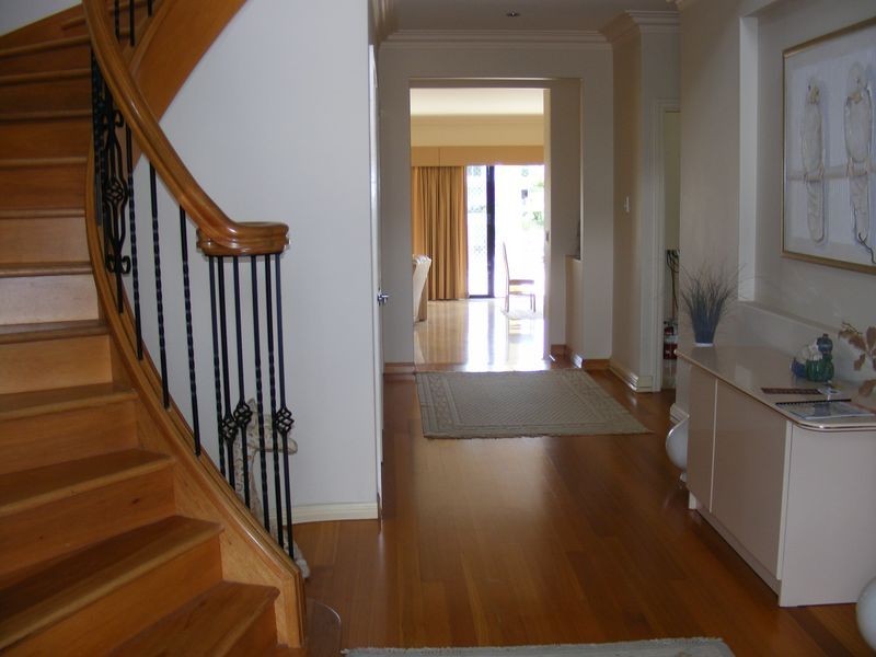 103 Amalfi Drive, Isle Of Capri QLD 4217