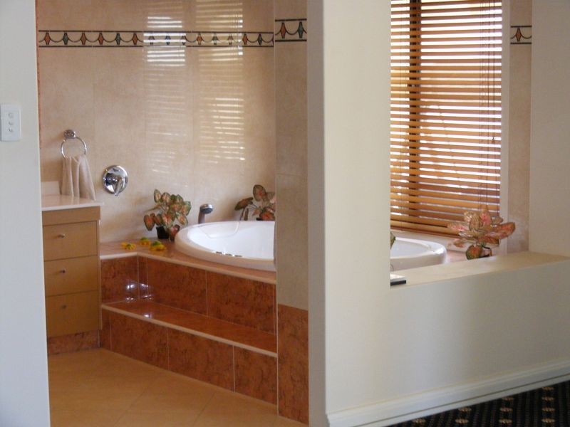 103 Amalfi Drive, Isle Of Capri QLD 4217