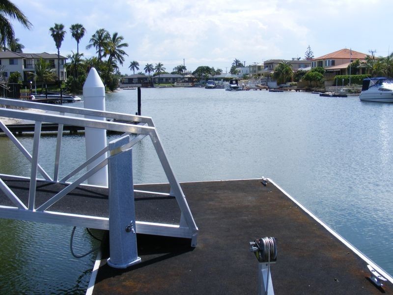 103 Amalfi Drive, Isle Of Capri QLD 4217