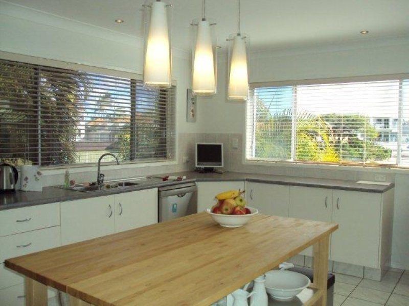 1 Skye Court, Sorrento QLD 4217