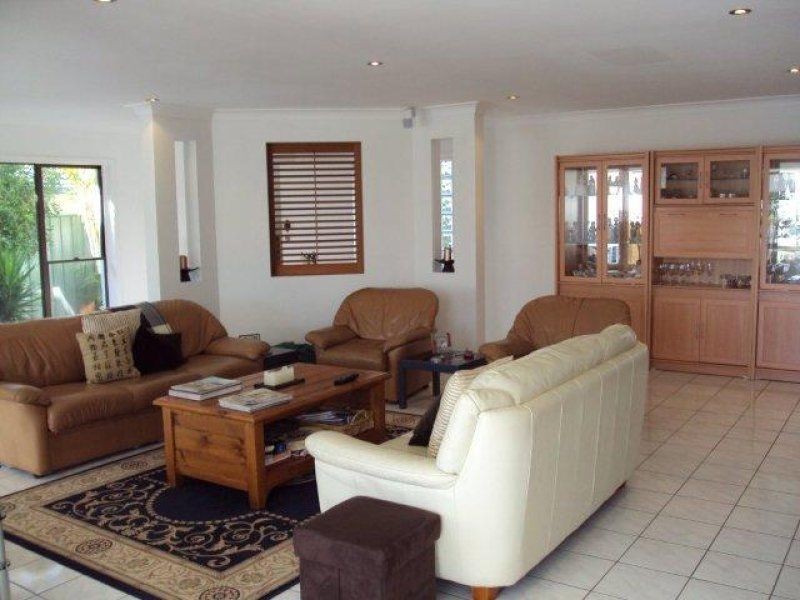 1 Skye Court, Sorrento QLD 4217